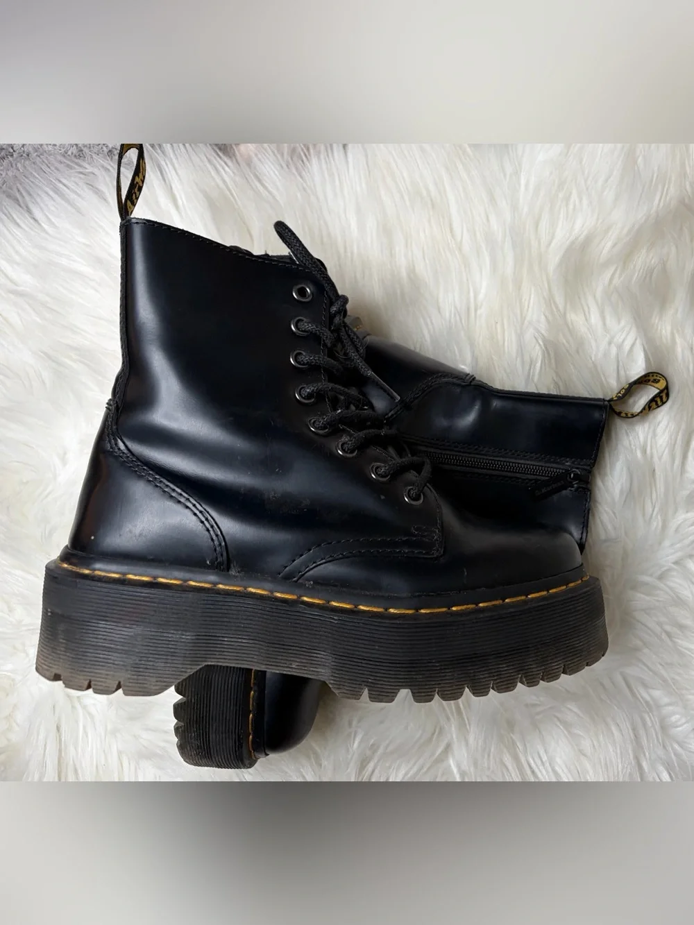 🖤Dr. Marten Jadon black platform combat boots size 6